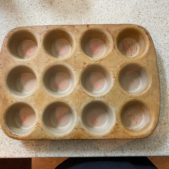 Pampered Chef Kitchen Pampered Chef Stone Muffin Pan Poshmark